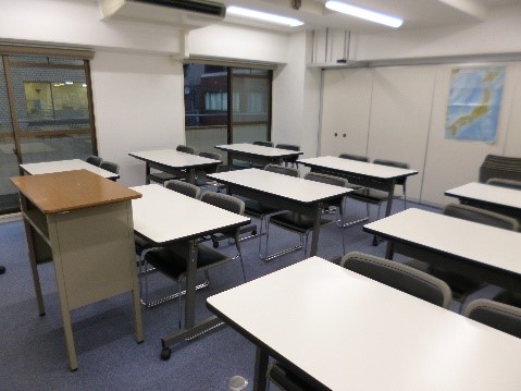 新宿校: 課室